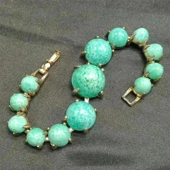 Vintage Blue Peking Glass Graduated Link Bracelet